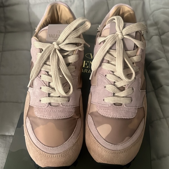 NWT Authentic brand new Valentino sneakers (Tags on box) - Picture 2 of 8
